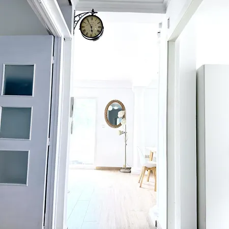 Beachfront Paradise By Gloove Appartement *